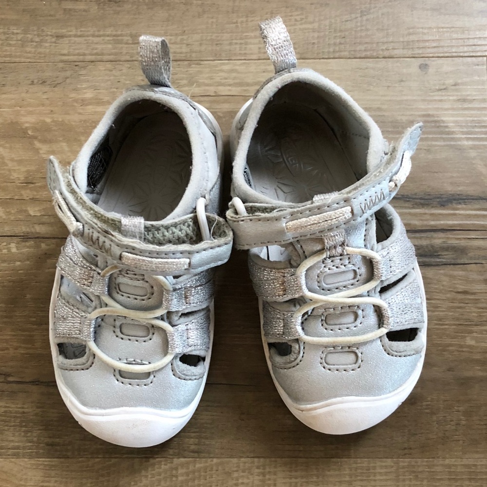 keen girl sandals